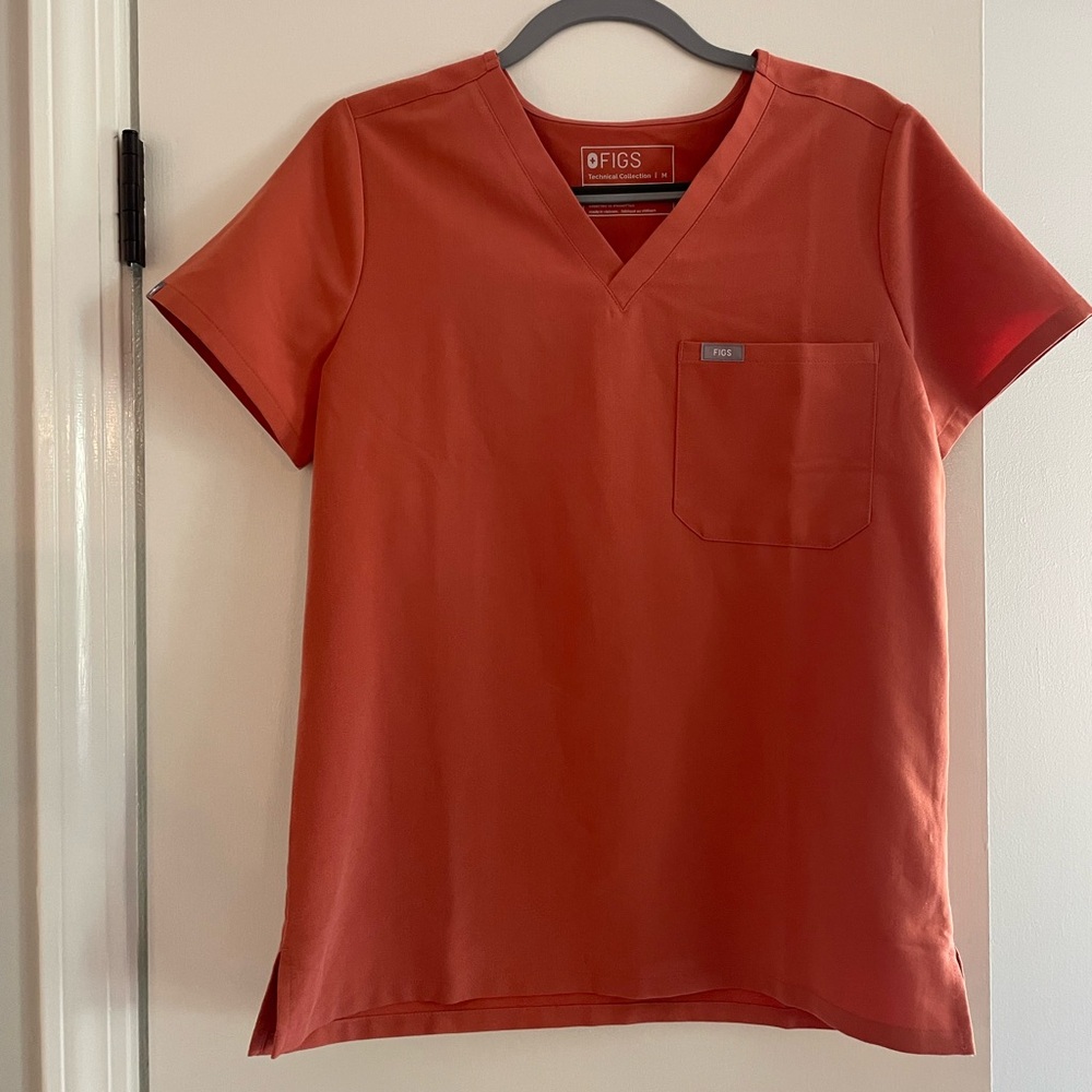 Figs Catarina scrub top in terracotta